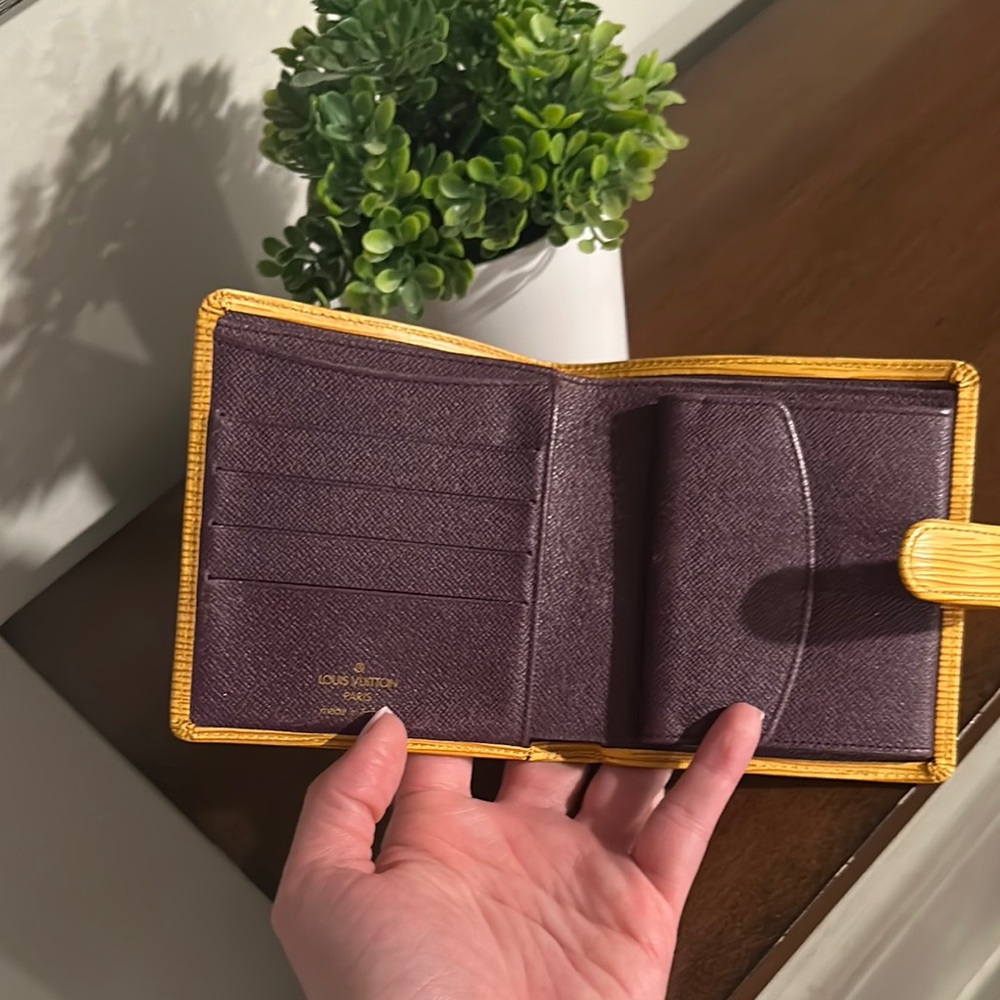 Louis Vuitton Yellow Epi Wallet - Picture 8 of 11